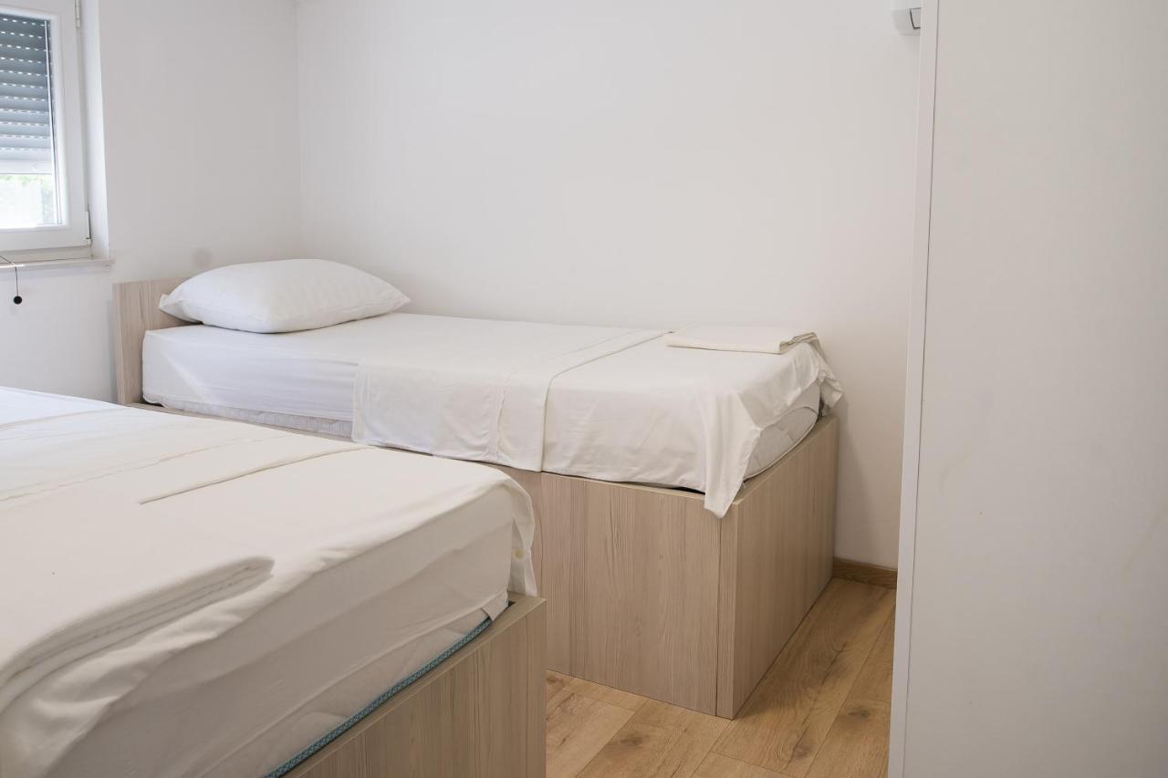 Apartments Diva Ston Luaran gambar