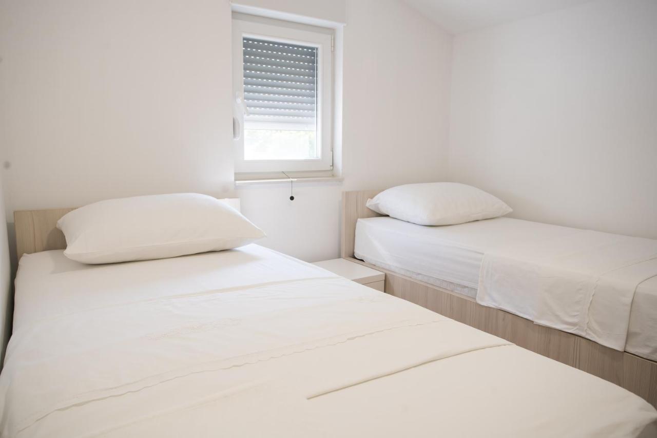Apartments Diva Ston Luaran gambar